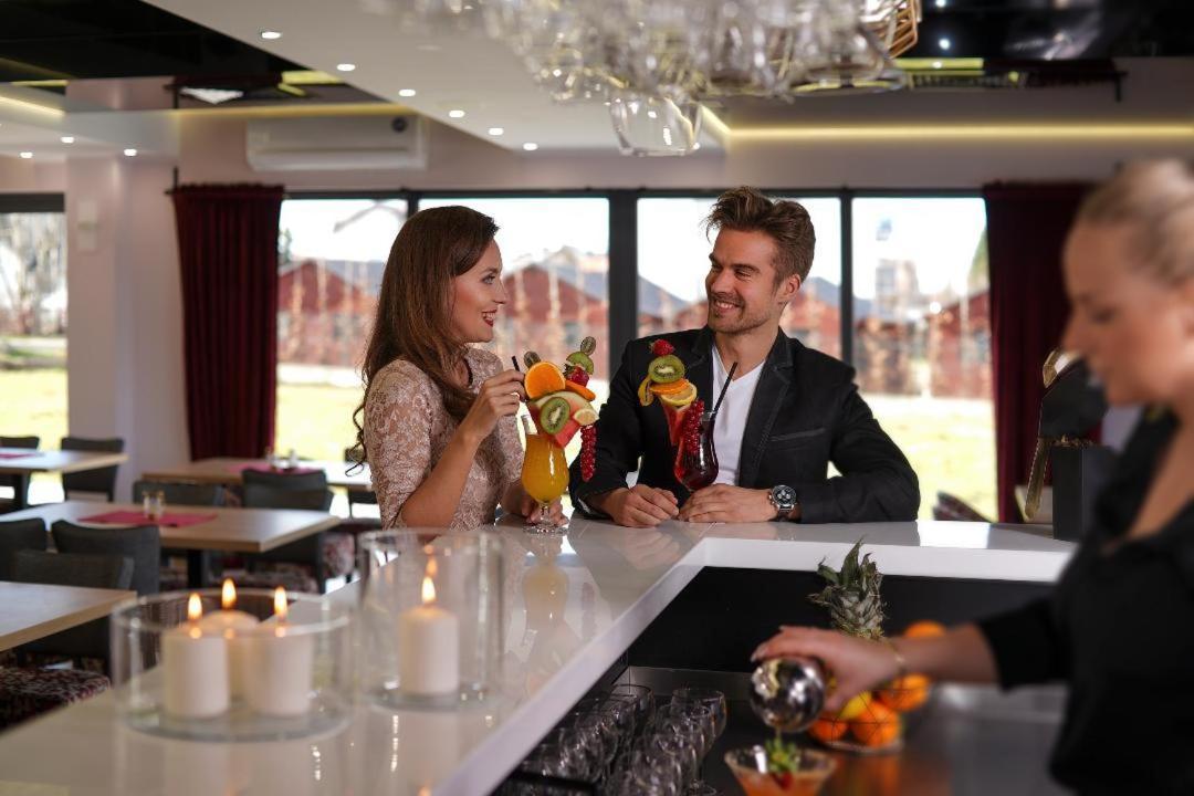 Stella Resort & Spa Chłapowo エクステリア 写真